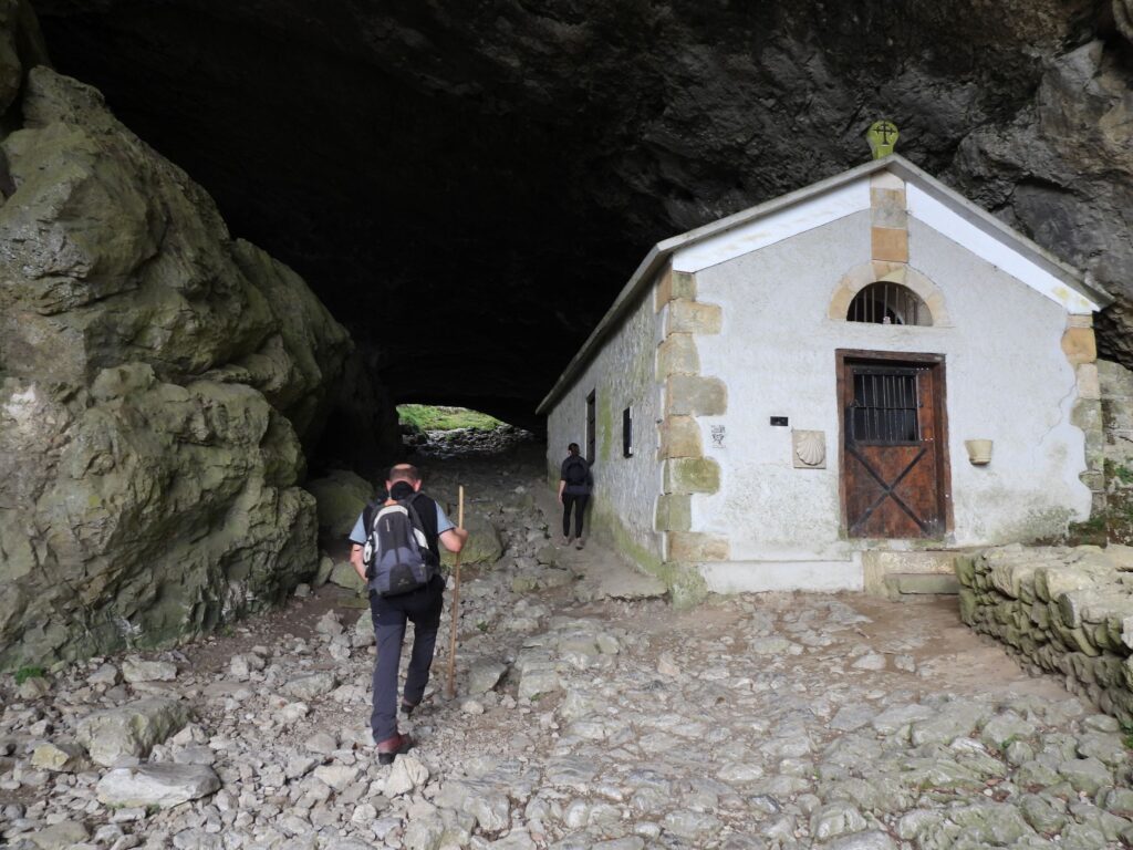 alt="ermita de San Adrián"